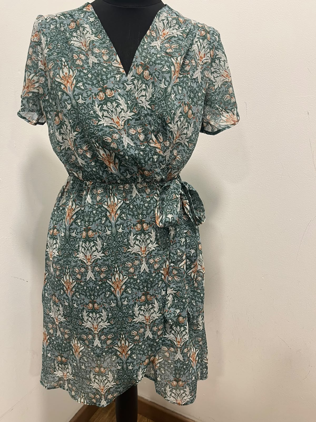 Robe courte fleurie - By one : Taille S/M (P0526-432)