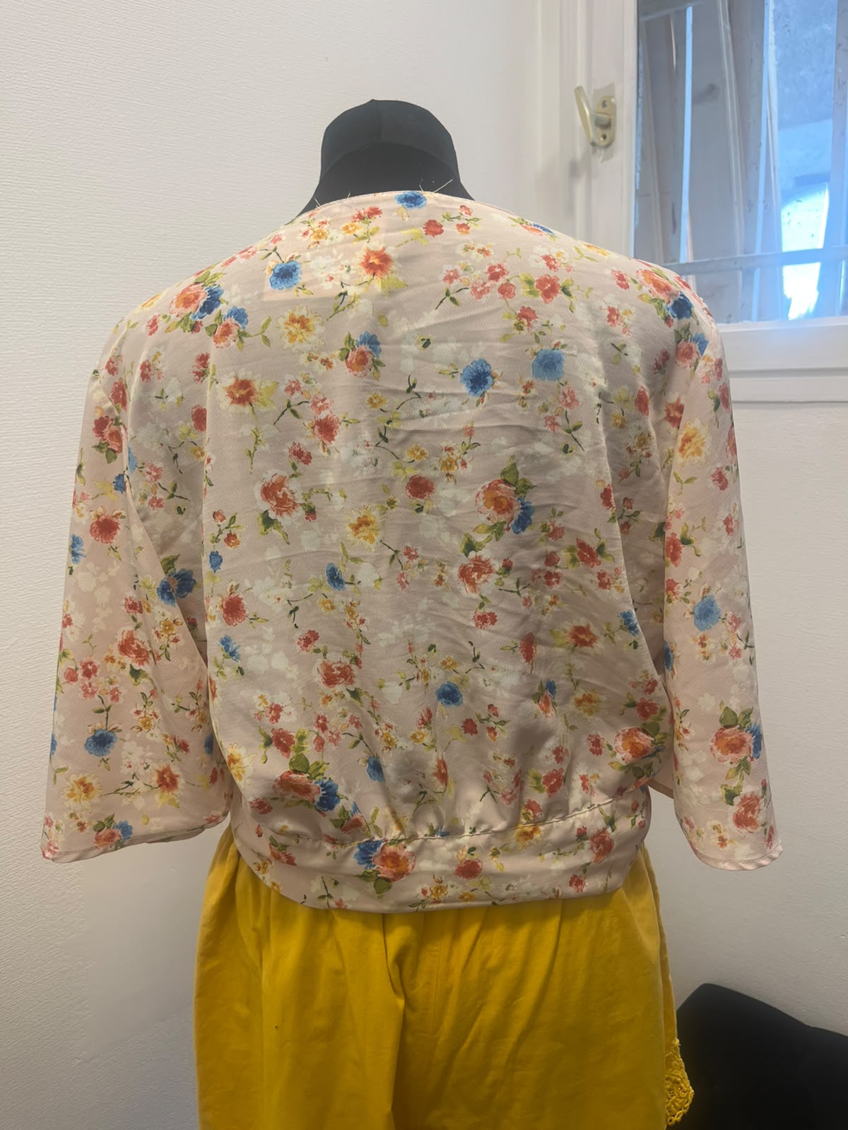 Crop top fleuri à nouer - Mango : Taille L (P0726-321)