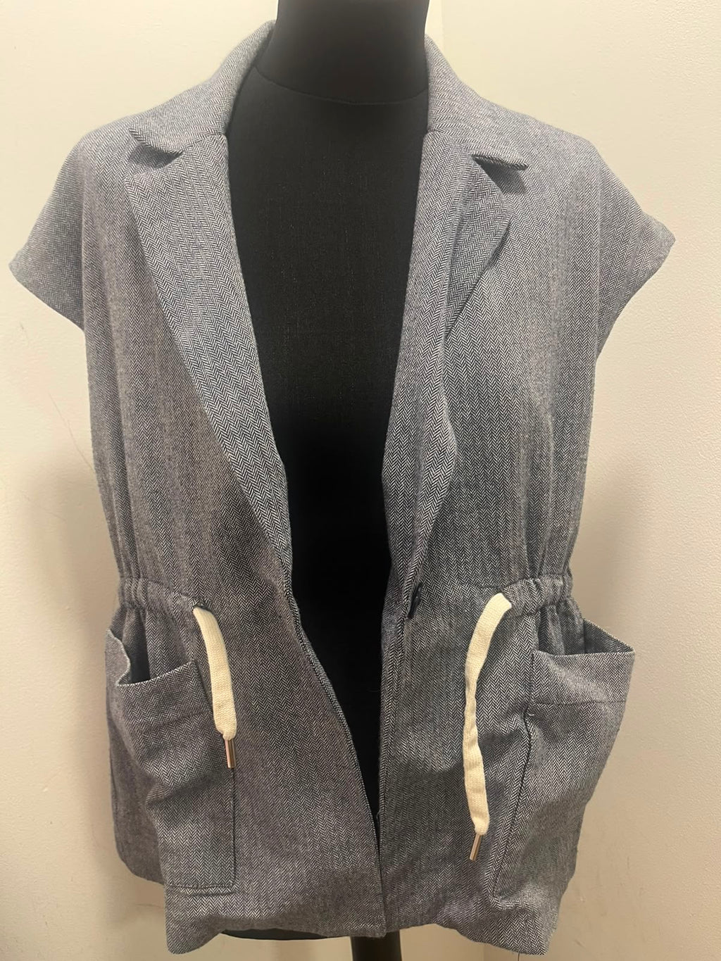 Veste sans manches - Humility : Taille 36 (P0626-236)