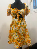 Robe courte fleurie à découpe & manches bouffantes - H&M : Taille M
