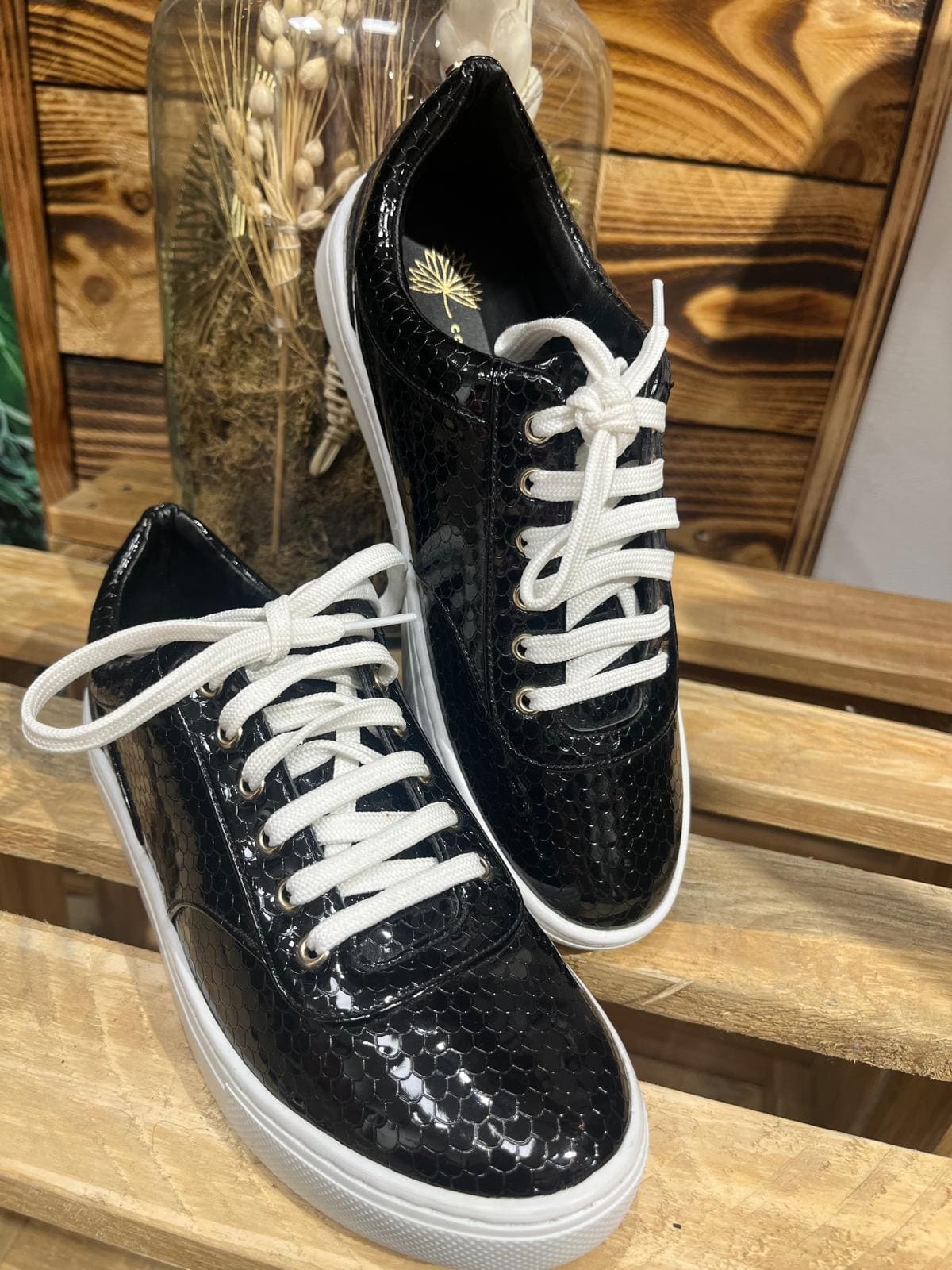 Baskets Basses Vernies – CosmoParis : Pointure 36