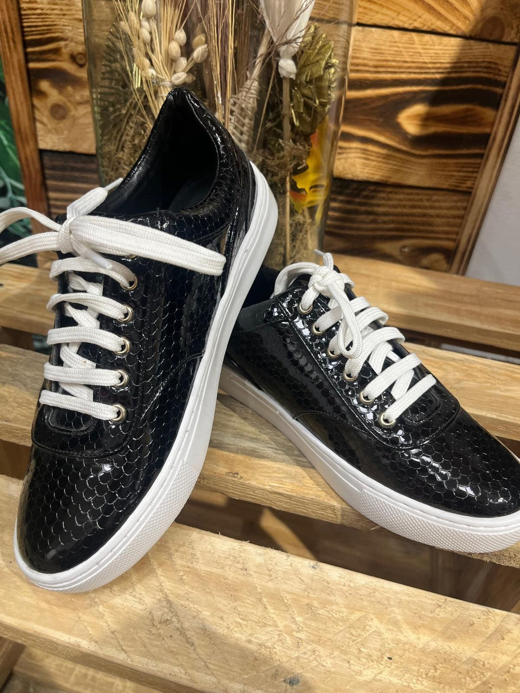 Baskets Basses Vernies – CosmoParis : Pointure 36