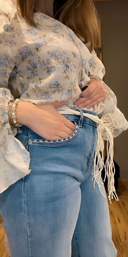 Jeans large avec ceinture corde