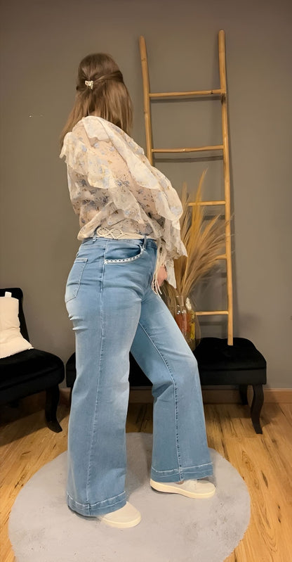 Jeans large avec ceinture corde