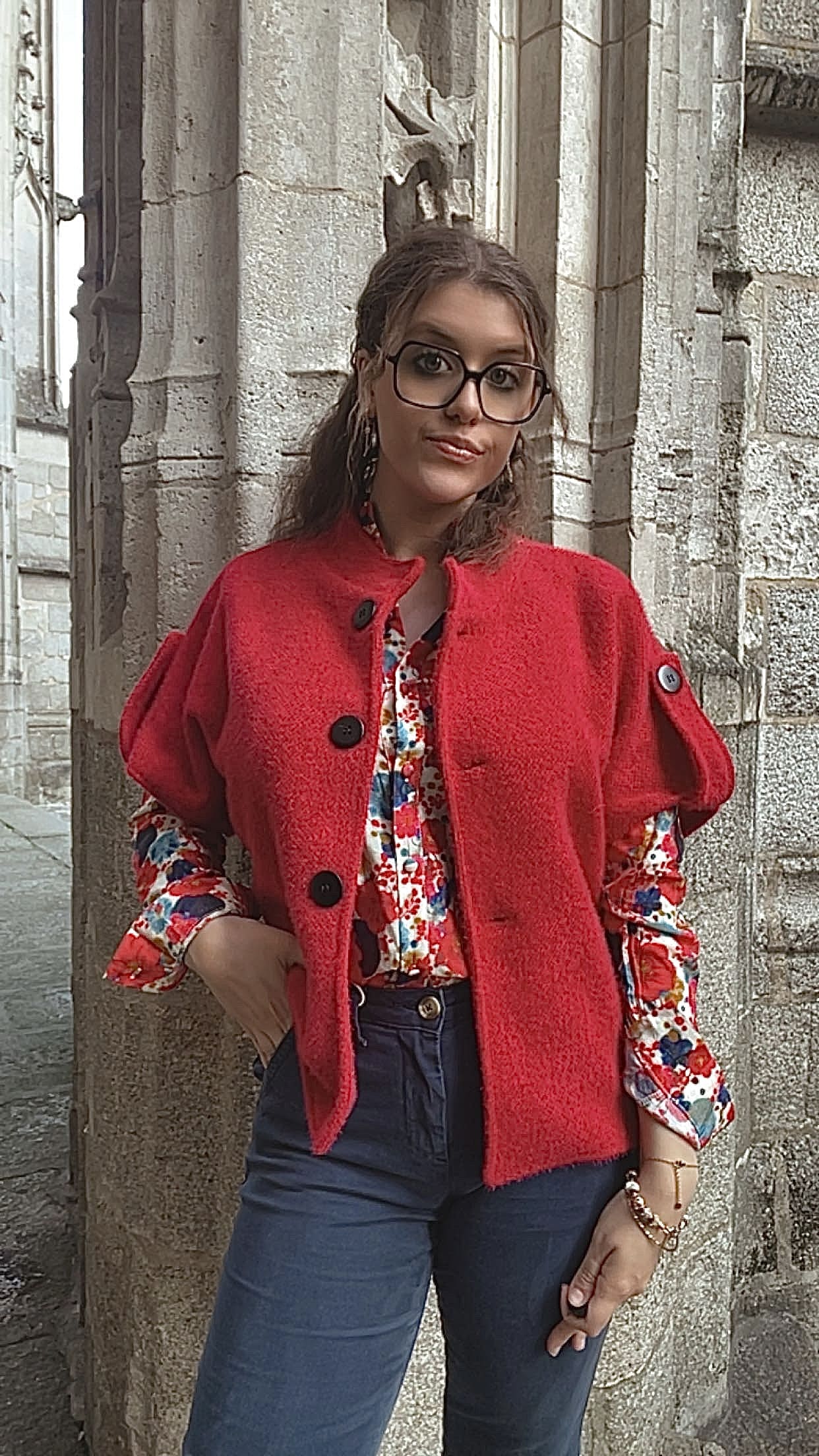 veste sans manches en maille (existe en deux couleurs.)