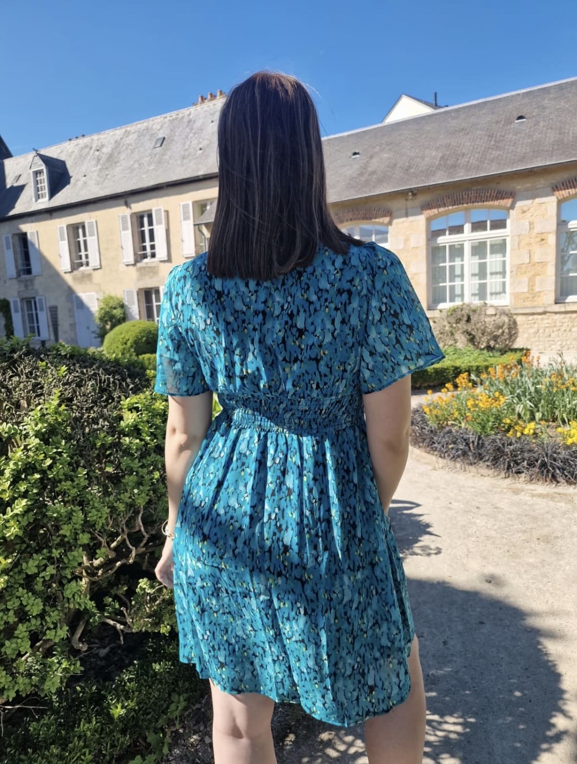 Robe azur fleurie