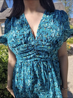 Robe azur fleurie