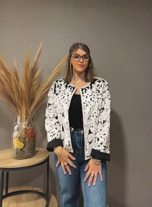 Veste avec motifs en relief