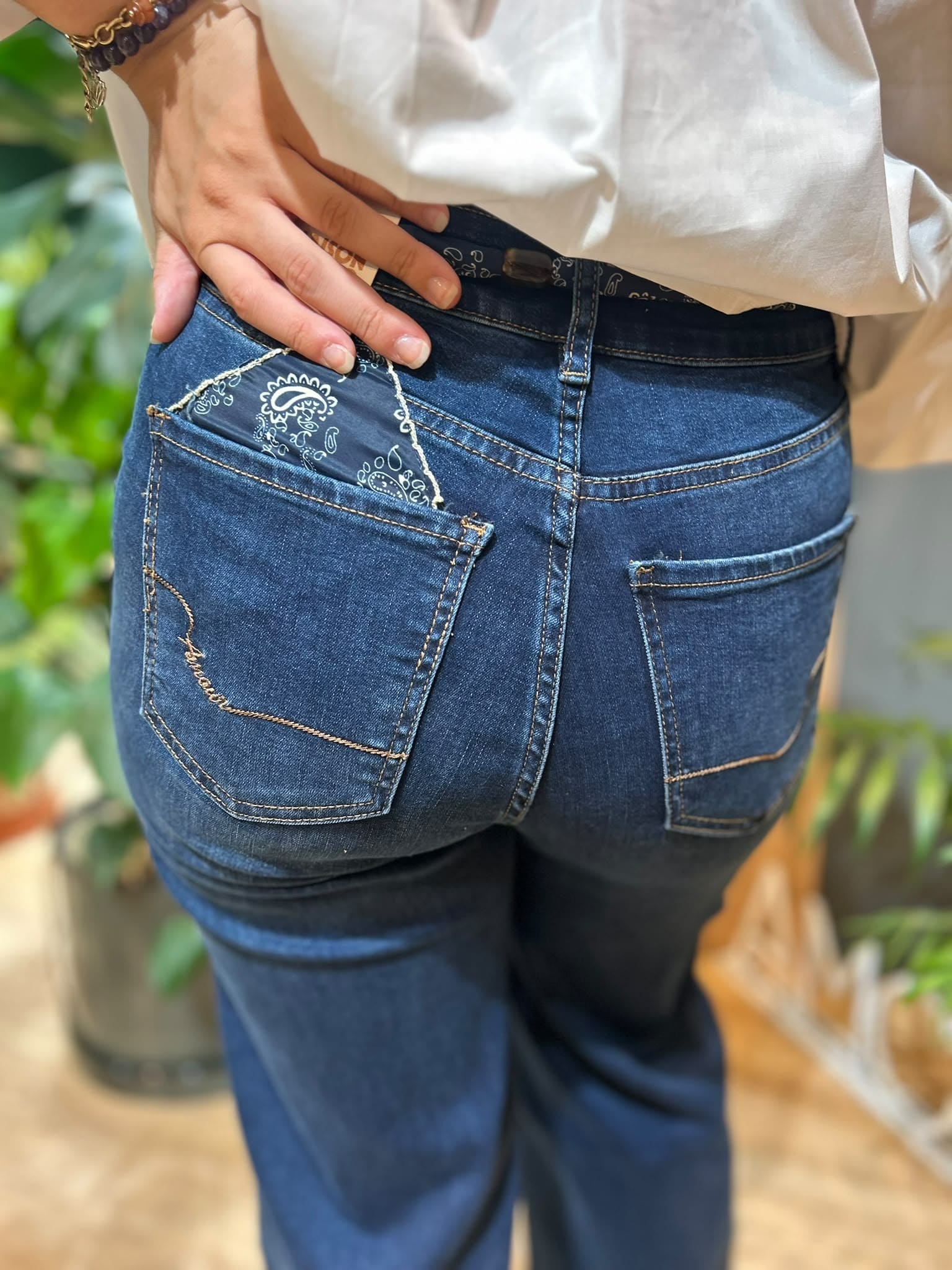 Jean flare avec ceinture bandana
