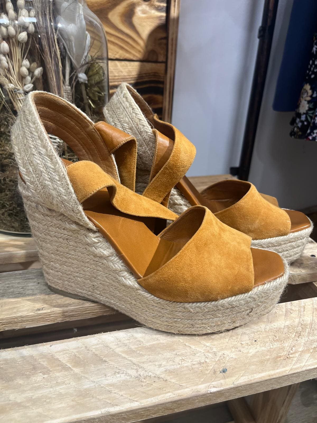 Espadrilles Compensées en Daim – Castañer : Pointure 38