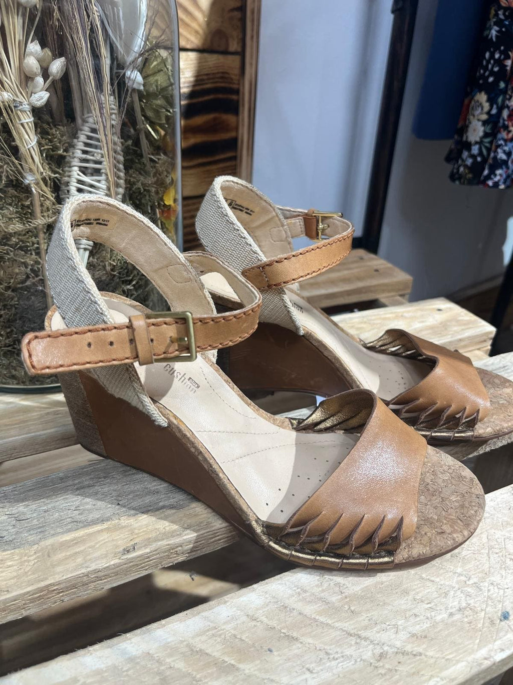 Sandales Compensées en Cuir – Clarks : Pointure 37