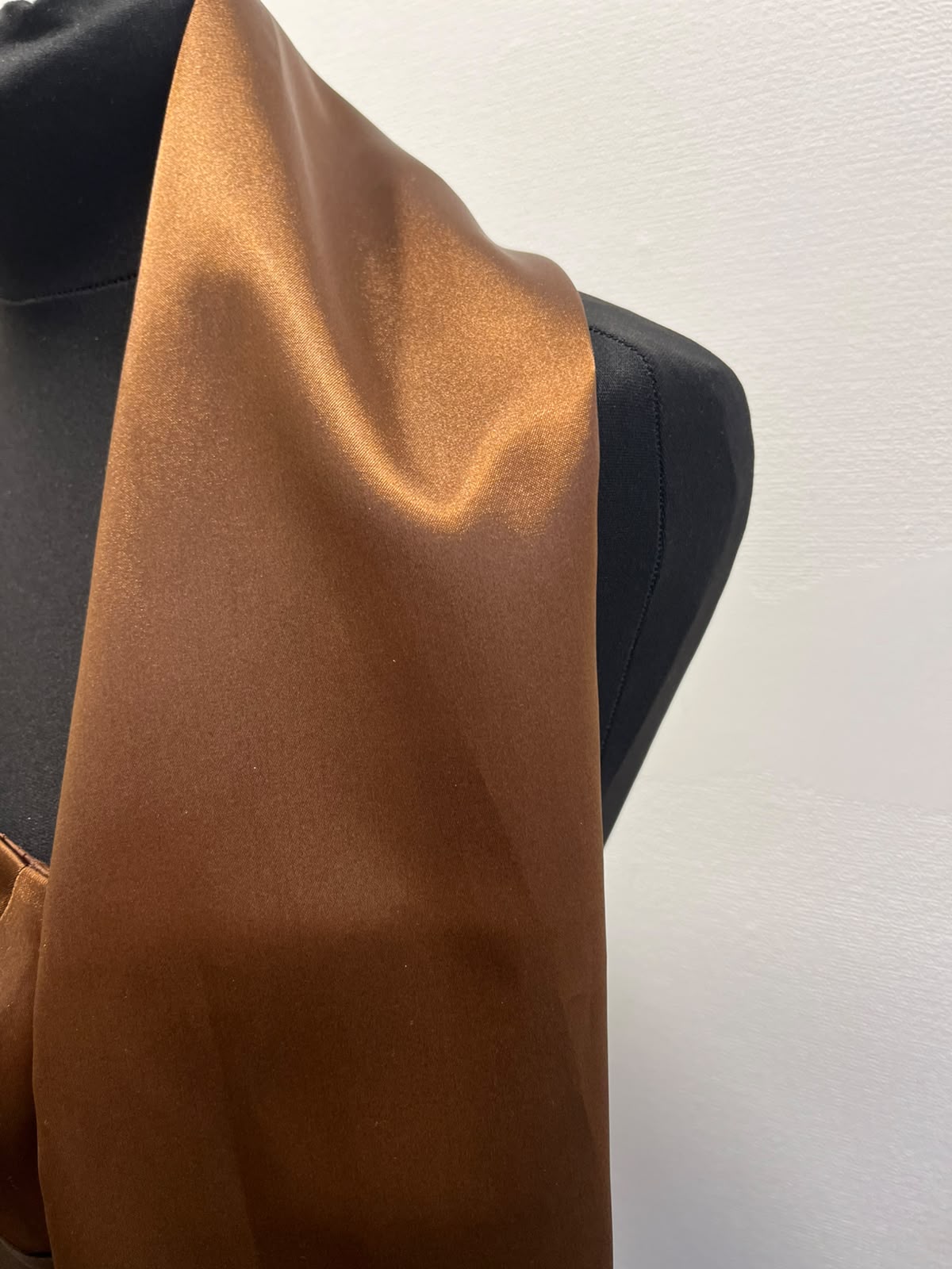 Robe de soirée bustier satinée à laçage dos - YVES CALIN : Taille 36 (P0526-132)