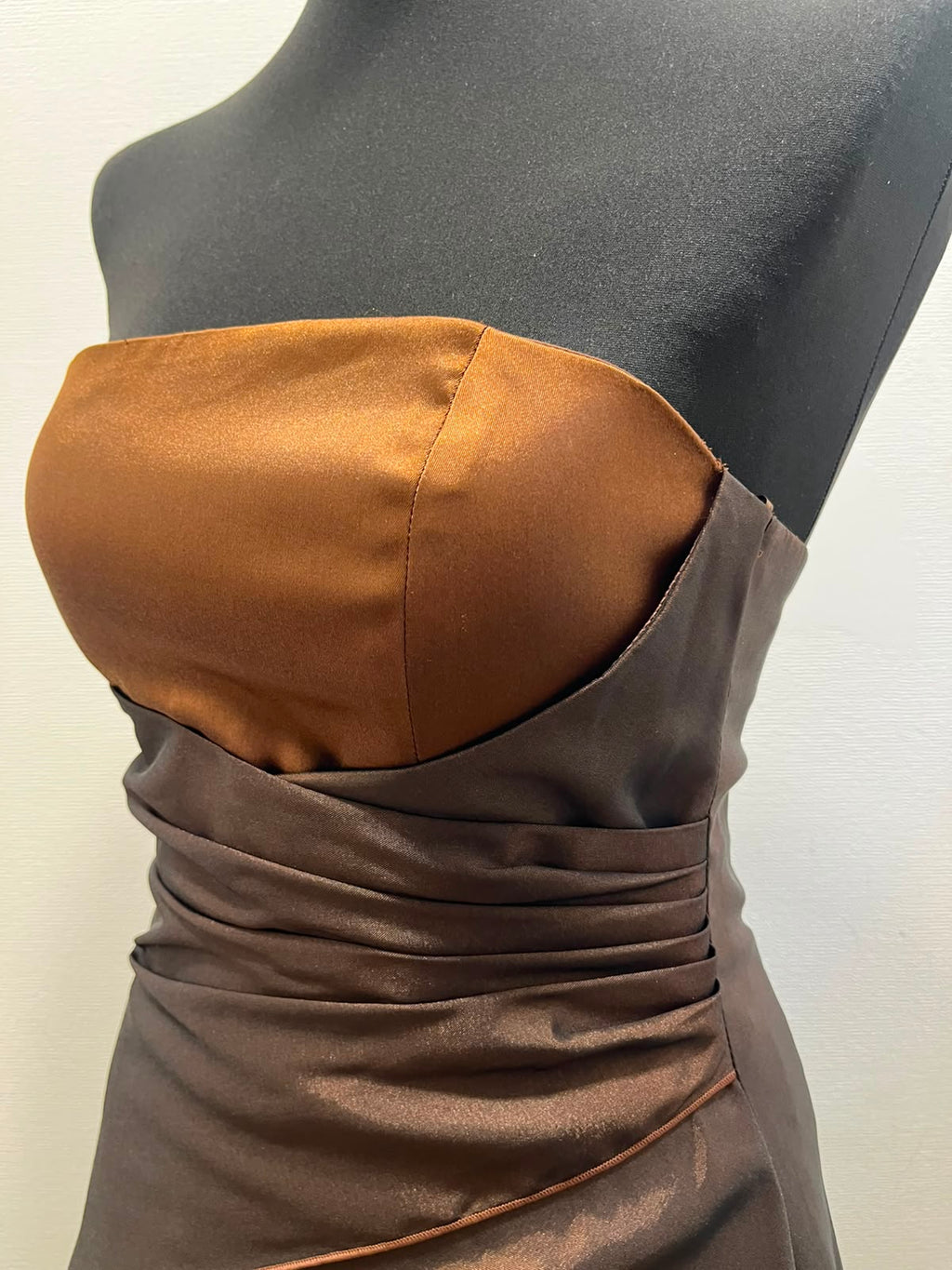 Robe de soirée bustier satinée à laçage dos - YVES CALIN : Taille 36 (P0526-132)