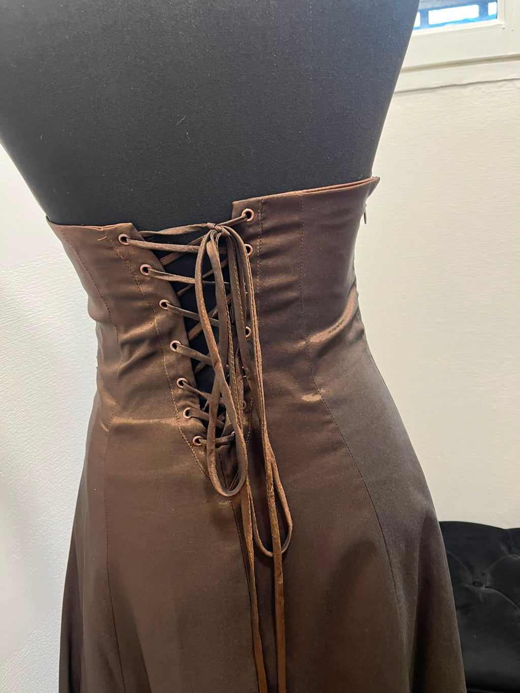 Robe de soirée bustier satinée à laçage dos - YVES CALIN : Taille 36 (P0526-132)