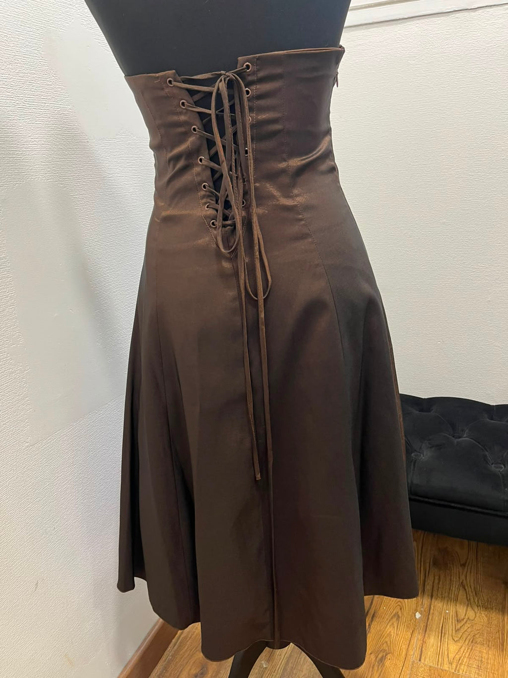 Robe de soirée bustier satinée à laçage dos - YVES CALIN : Taille 36 (P0526-132)