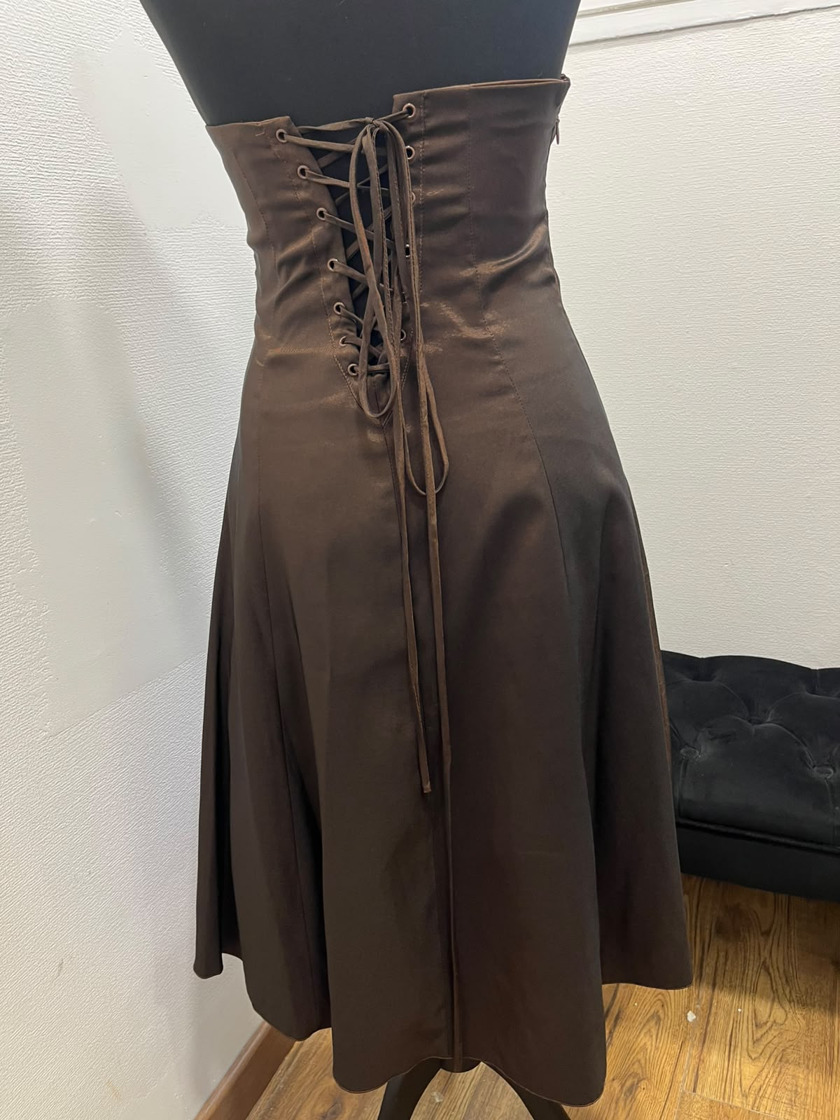 Robe de soirée bustier satinée à laçage dos - YVES CALIN : Taille 36 (P0526-132)