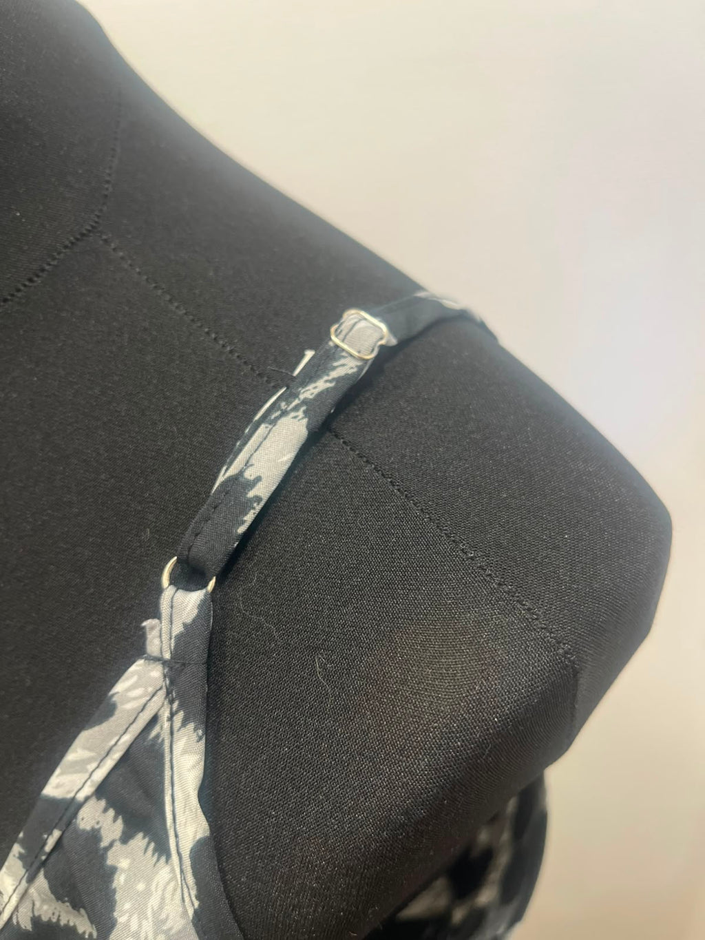 Débardeur satiné torsadé léopard gris - GNK : Taille Unique (P0726-47)