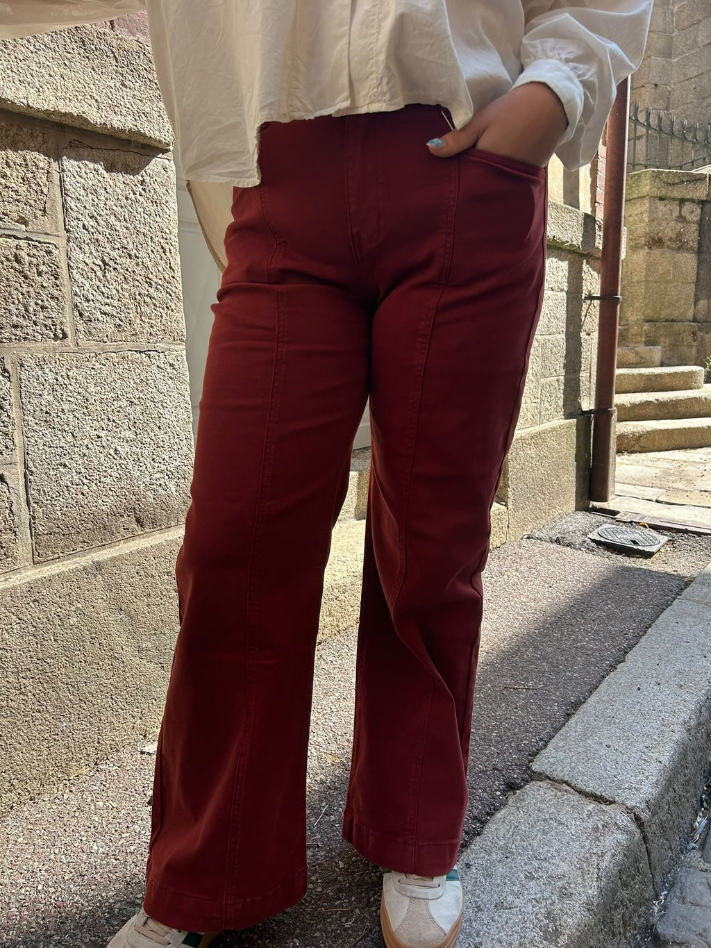 Jean large évasé rouge brique