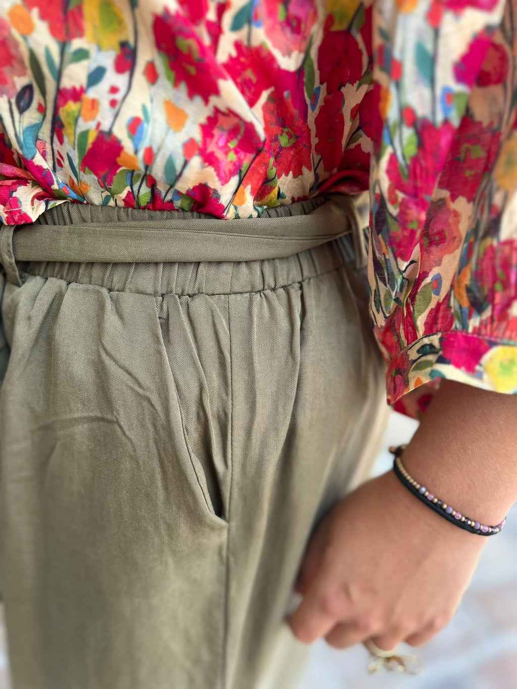 Pantalon fluide large en tencel kaki