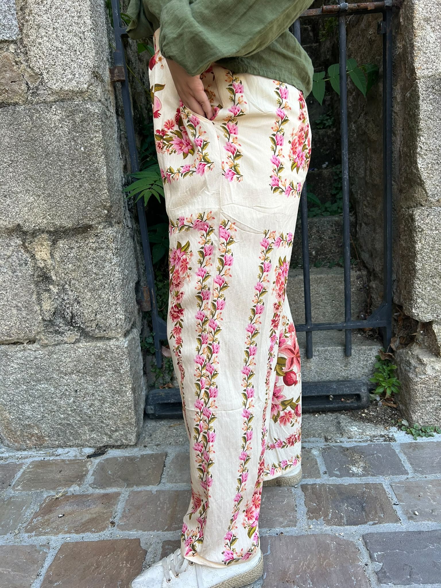 Pantalon fluide imprimé floral & grenades